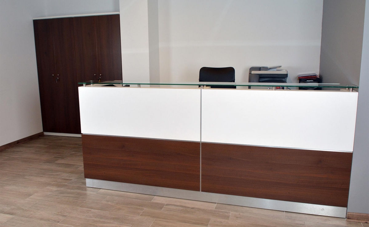Proyecto de Habilitación y Mobiliario para Oficinas con 50 Puestos de Trabajo