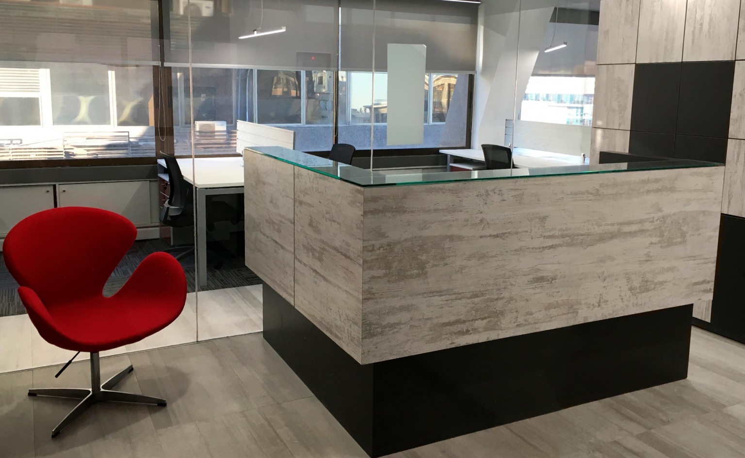 Proyecto de Modernización de Espacios de Trabajo con Identidad Corporativa