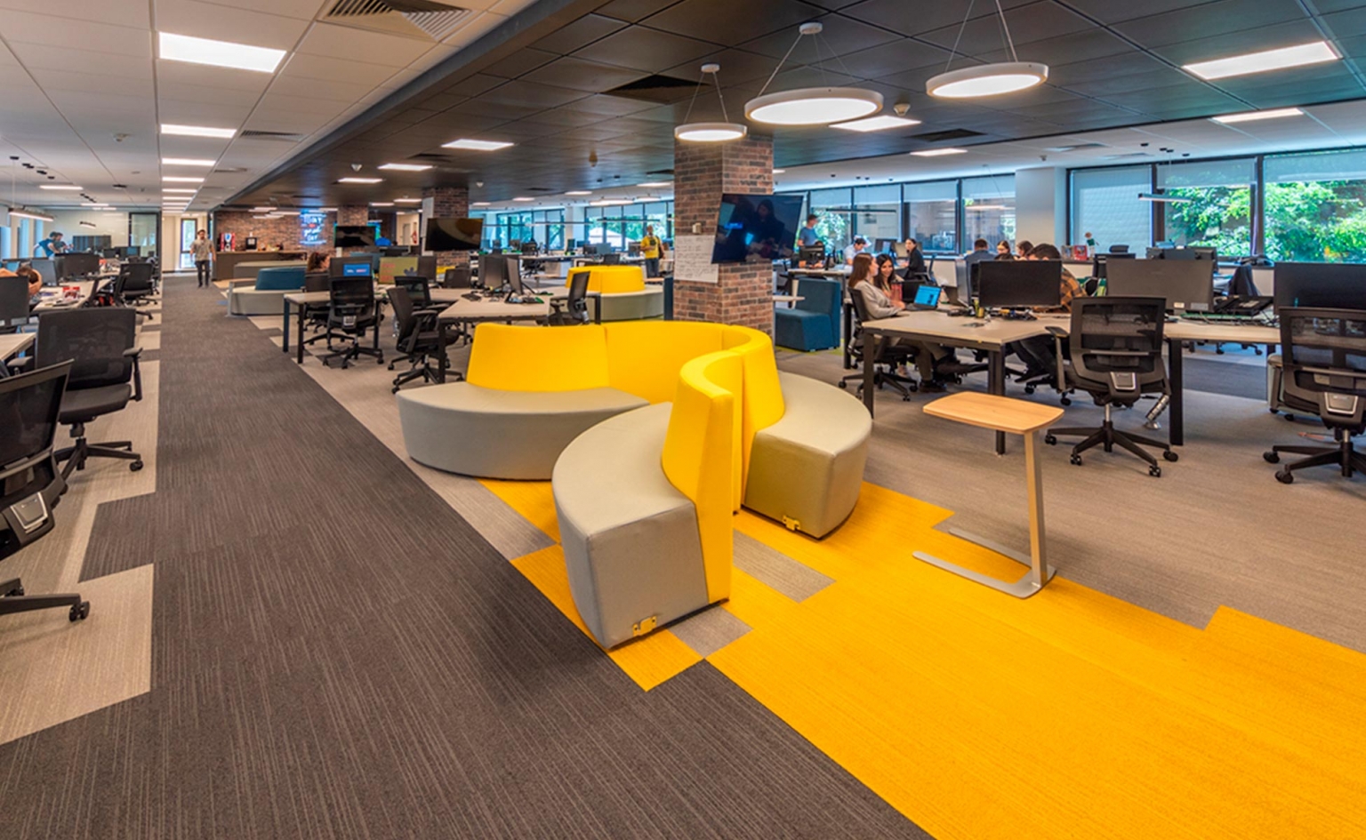 Proyecto de Diseño de Áreas Co-Work con Mobiliario Personalizado