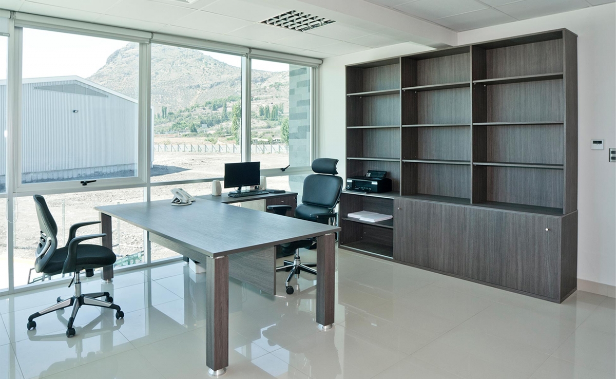 Proyecto de Mobiliario Corporativo para Oficinas en Planta Productiva
